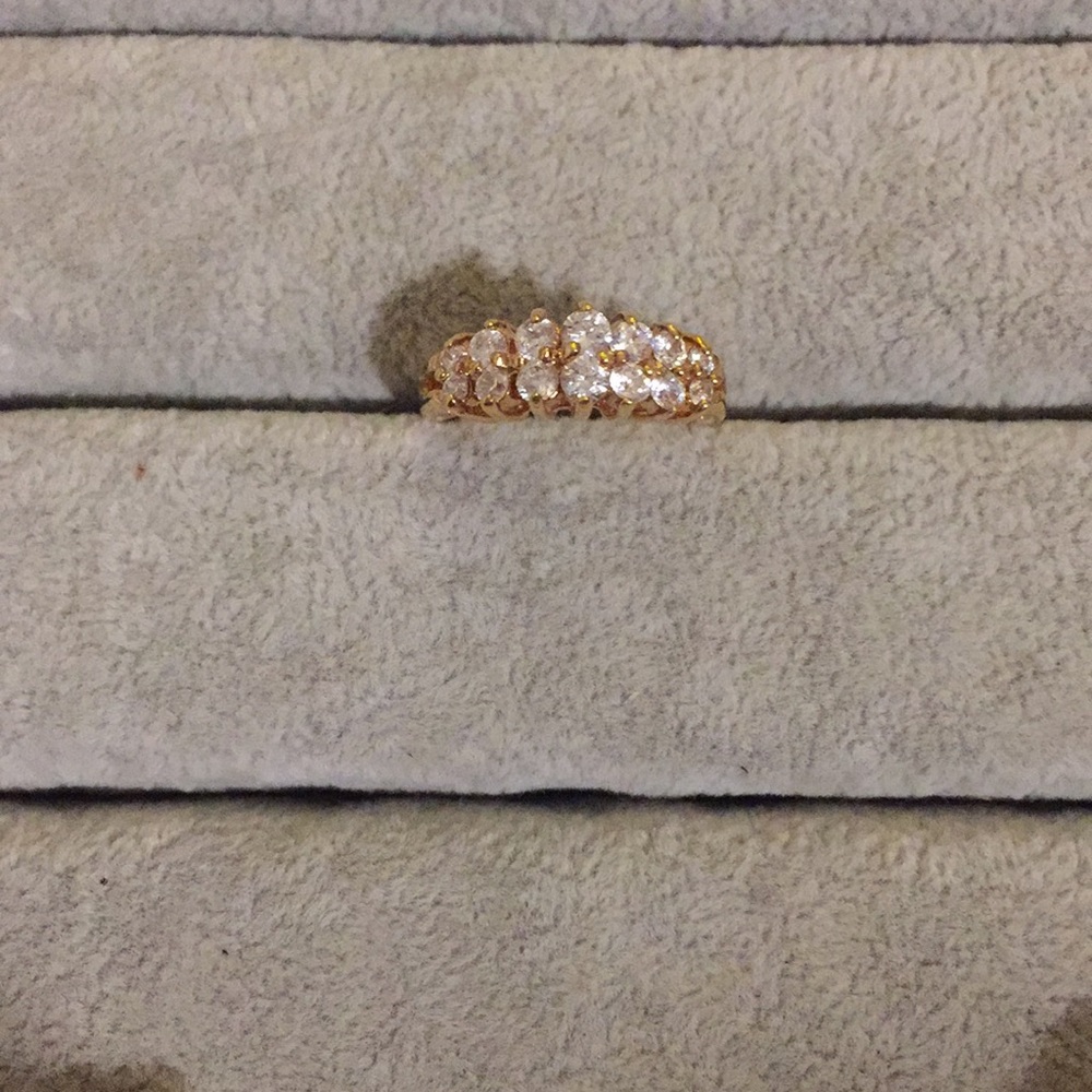Vintage gold tone ring